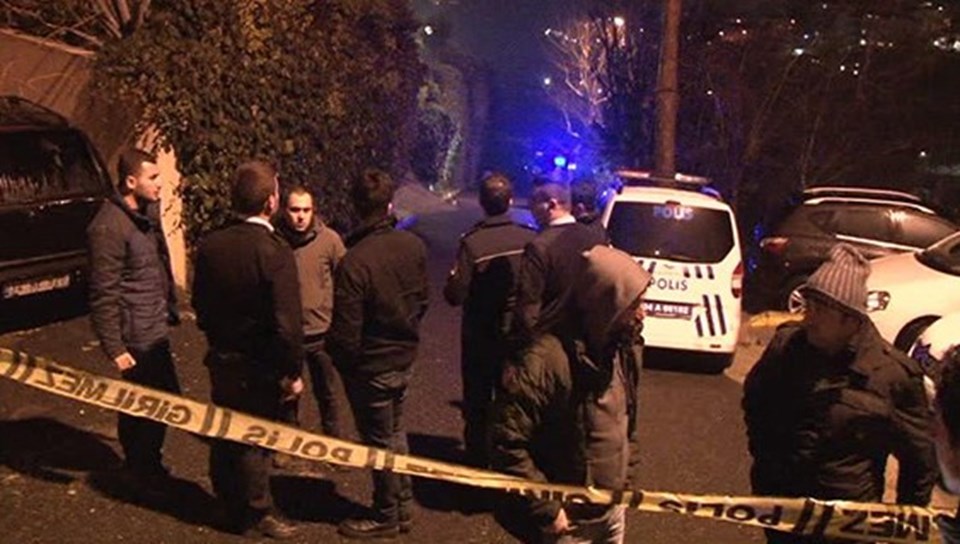 Beşiktaş'ta şüpheli ölüm: Yanarak hareket eden otomobilde erkek cesedi - 1