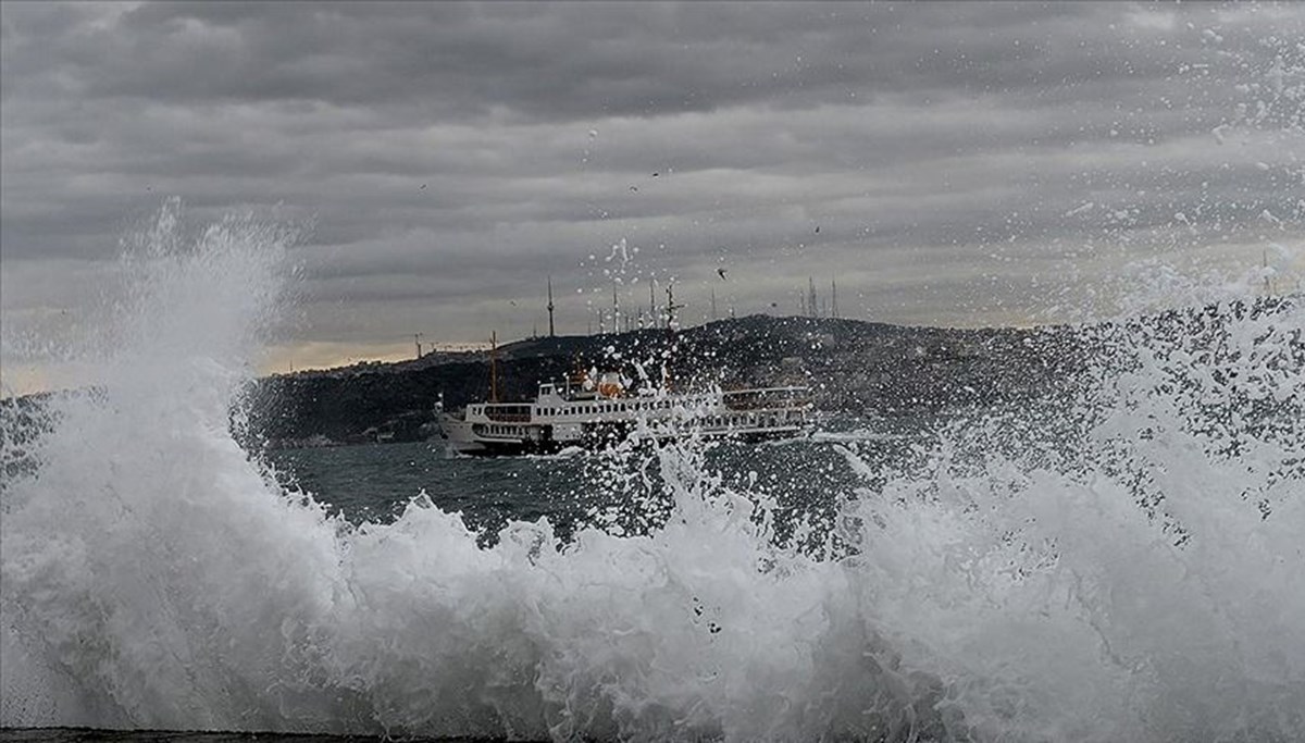 İstanbul'da vapur seferlerine hava muhalefeti İstanbul'da vapur seferlerine hava muhalefeti