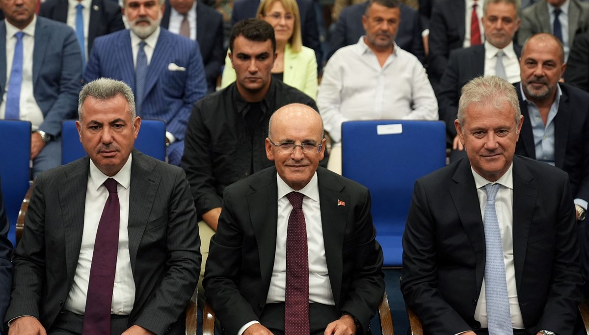 Bakan Şimşek, İzmir'de iş dünyasıyla buluştu