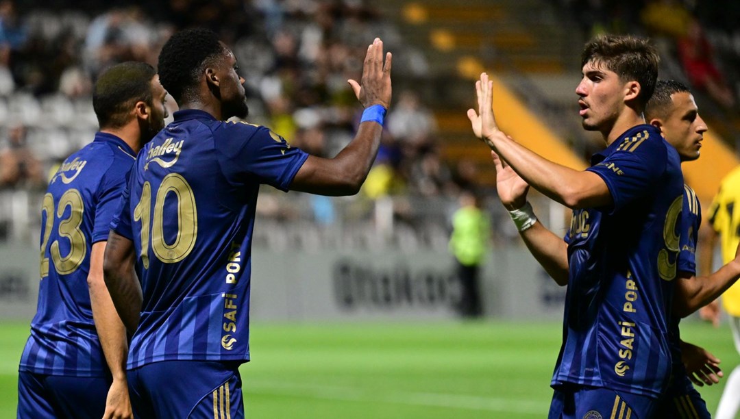 Fenerbahçe hazırlık maçında farklı kazandı: Duran'dan ilk maçında 2 gol