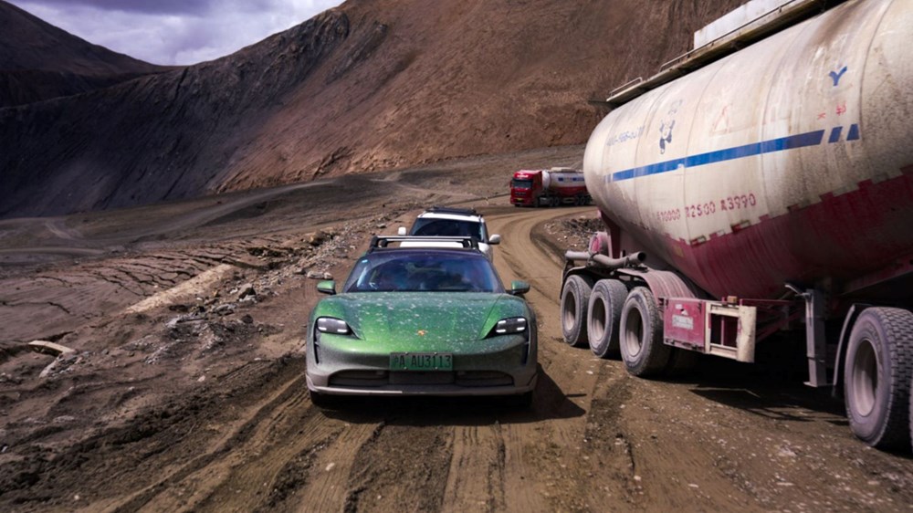 Elektrikli Porsche Taycan Cross Turismo'dan Guinness rekoru - 2