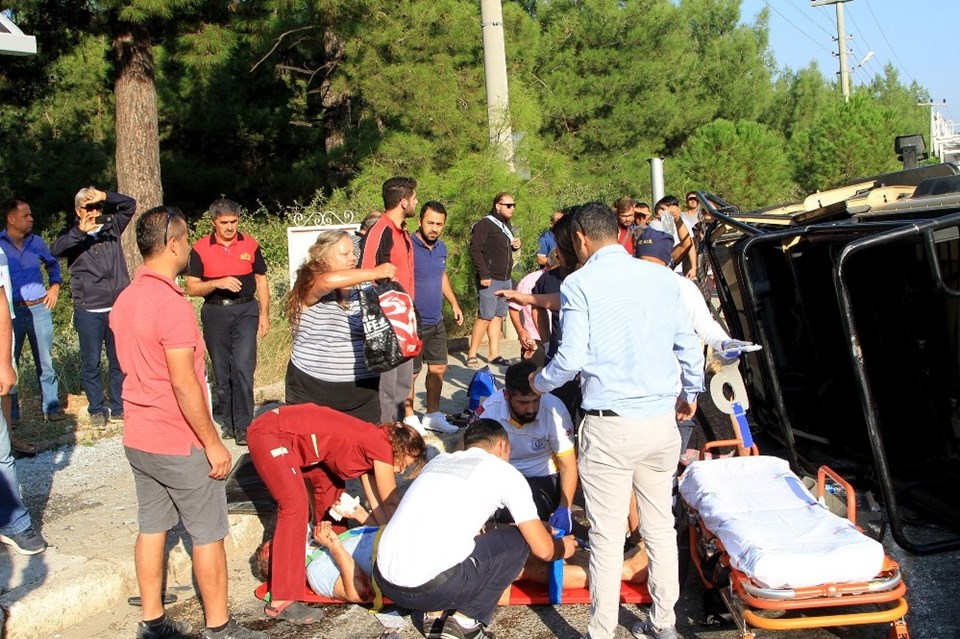 Muğla'da safari cipi devrildi: 11 yaralı - 1