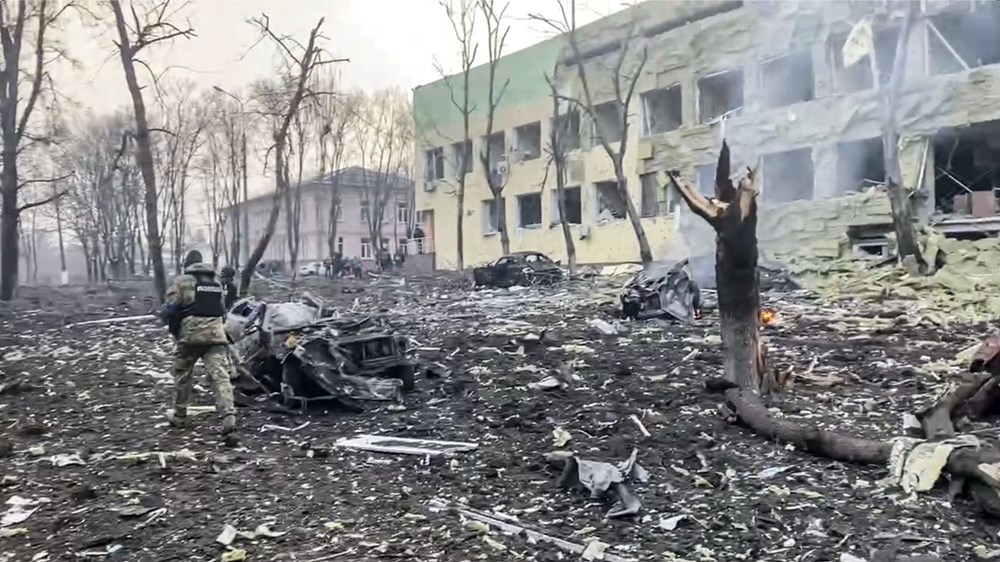 Rusya doğum hastanesini bombaladı: Hamileler ve bebekler böyle tahliye edildi - 1