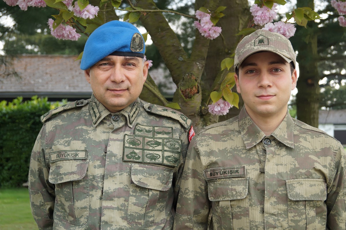 Emekli Tümgeneral Ethem Büyükışık ve oğlu Dorukhan Büyükışık Emekli Tümgeneral Ethem Büyükışık ve oğlu Dorukhan Büyükışık