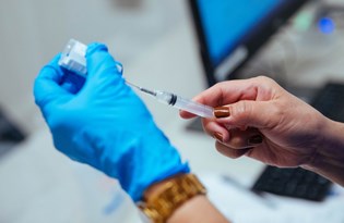 bilim kurulu uyesi kara grip asisi ile covid 19 asisi arasinda en az 14 gun olmali saglik haberleri ntv
