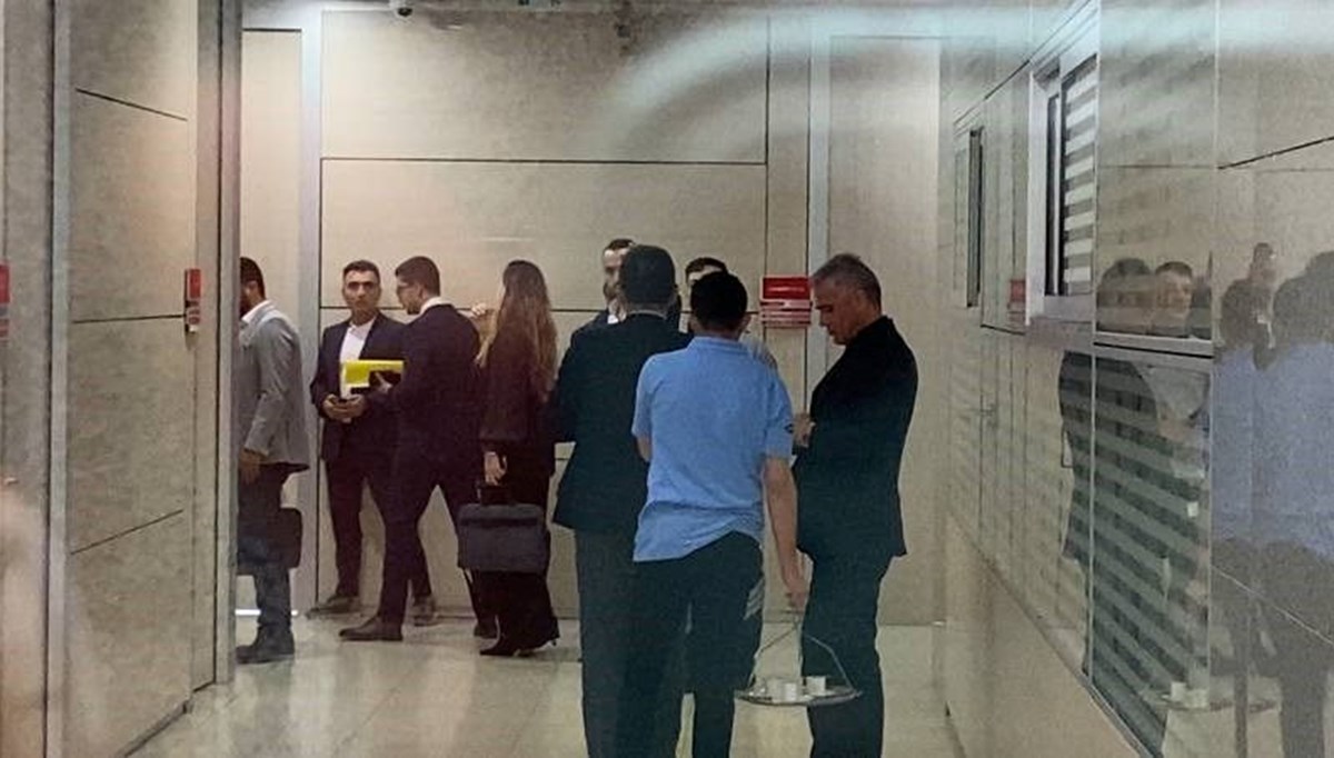 Olaylı derbi soruşturması | Fenerbahçe'de ifade veren 3 isim adli kontrolle serbest bırakıldı Olaylı derbi soruşturması | Fenerbahçe'de ifade veren 3 isim adli kontrolle serbest bırakıldı