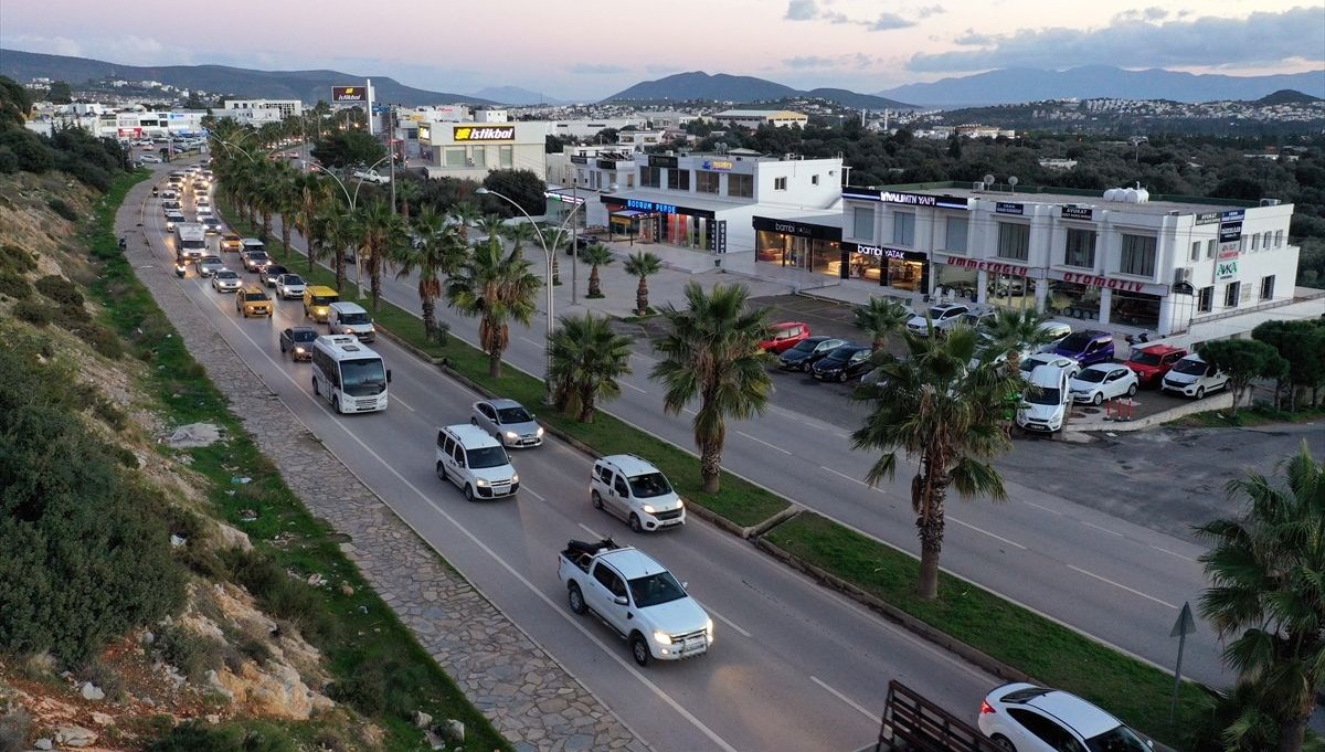 Bodrum'da yılbaşı trafiği yaşanıyor