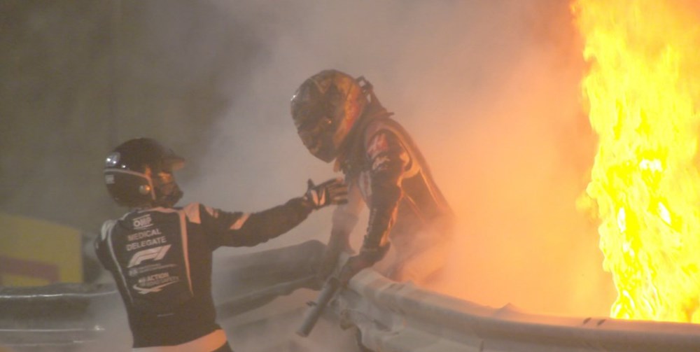 Formula 1'de korkunç kaza: Romain
Grosjean'ın aracı ikiye bölünerek alev aldı - 2