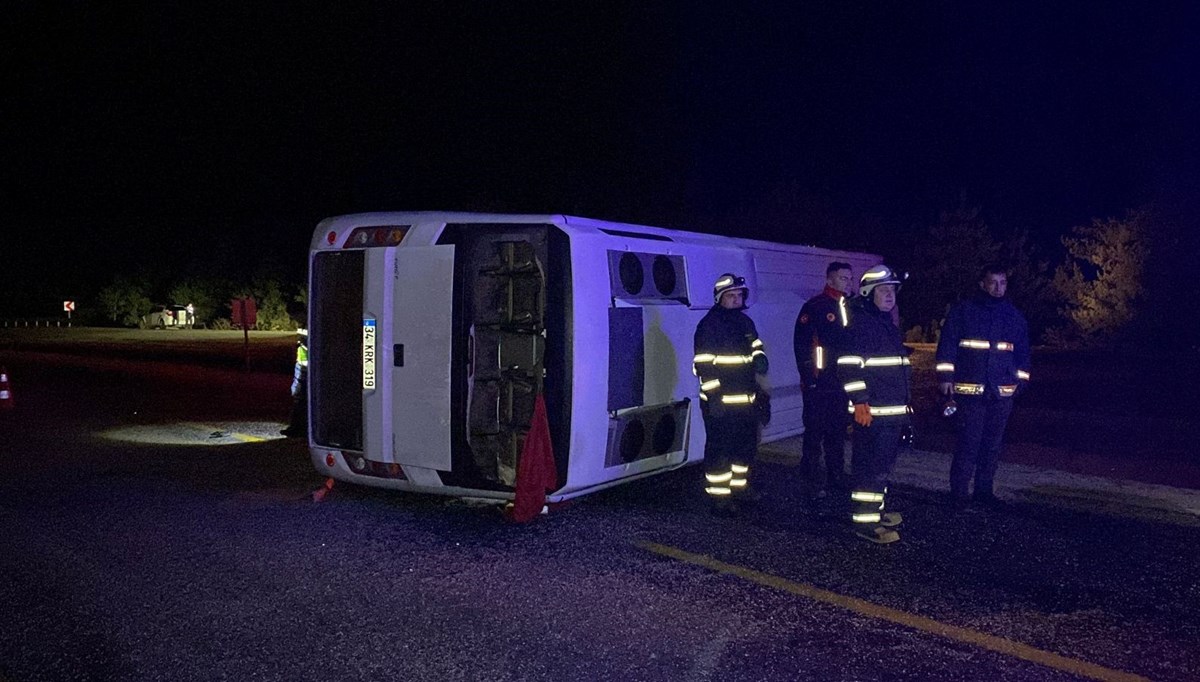 Kastamonu’da midibüs devrildi: 24 yaralı