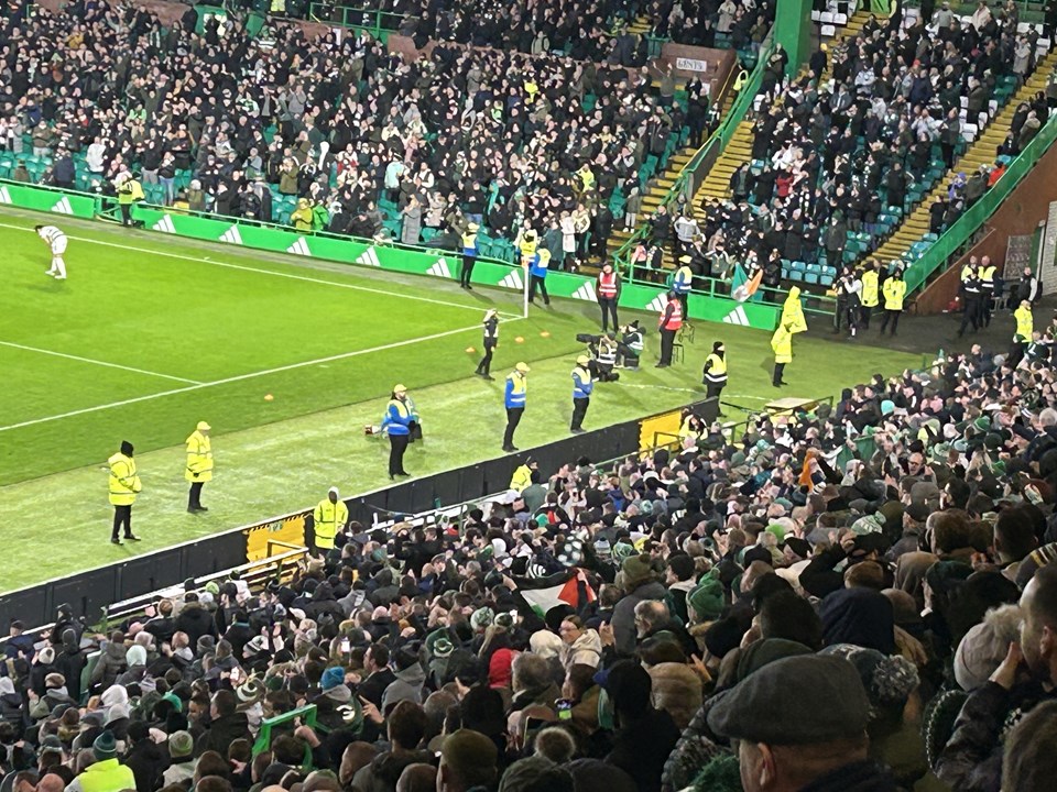 Celtic maçında Filistin'e destek veren taraftarlar tribüne alınmadı - 1