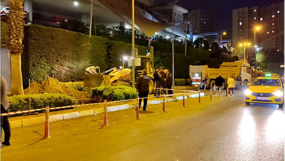 AVM girişinde doğalgaz paniği