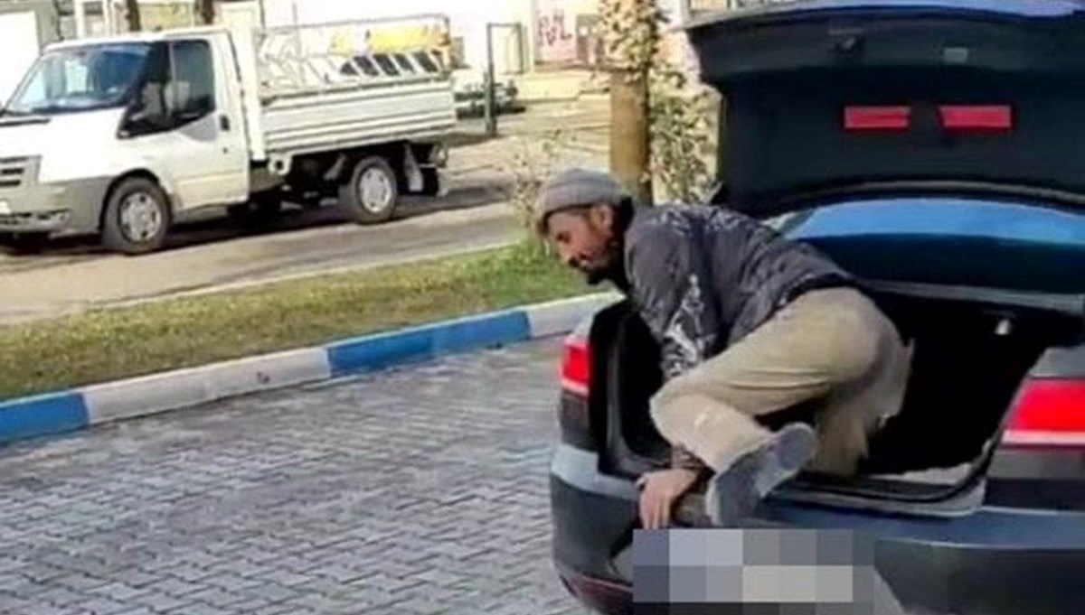 Arabası kirlenmesin diye işçiyi bagajda taşıdı