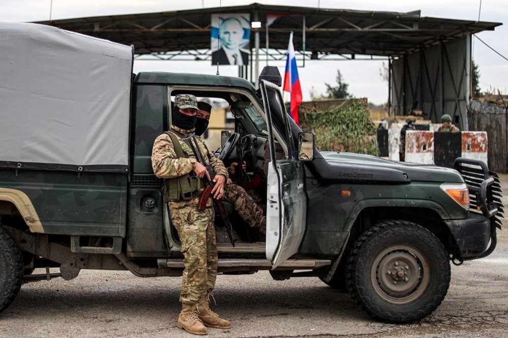 Suriye'de Rusya'ya yer yok: Tahliye gemileri Tartus Limanı'nda! - 6