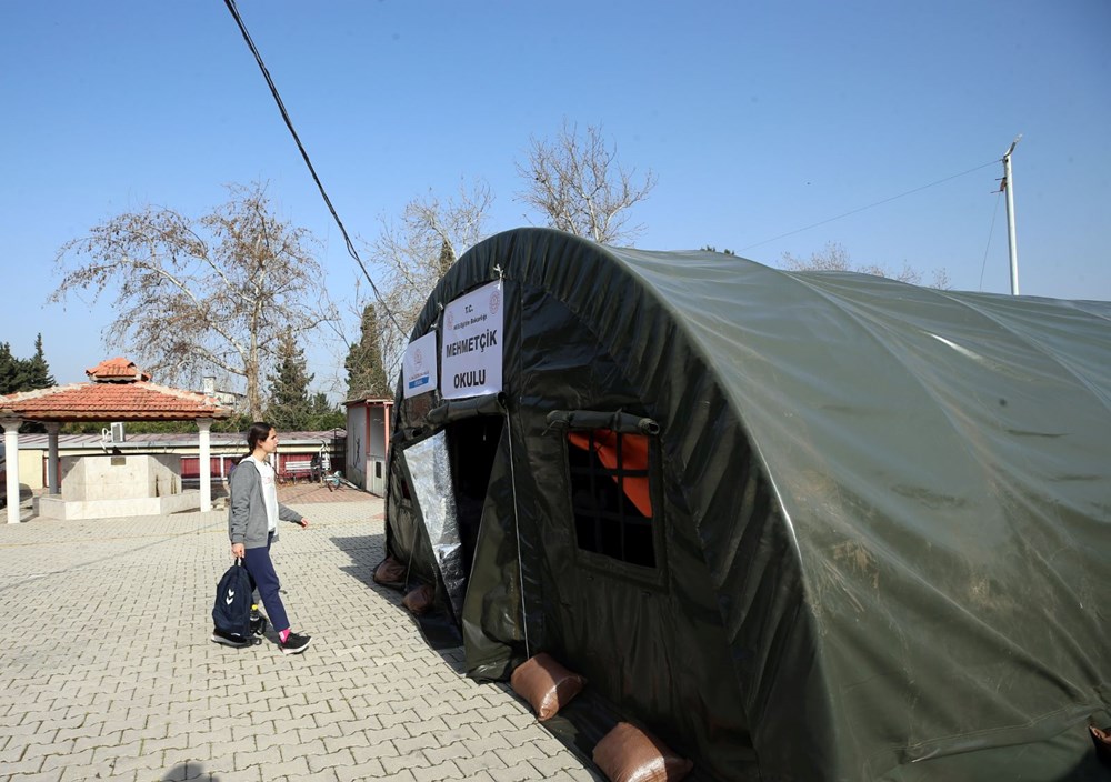 Depremzede öğrencilere çadırda LGS ve YKS kursu - 1