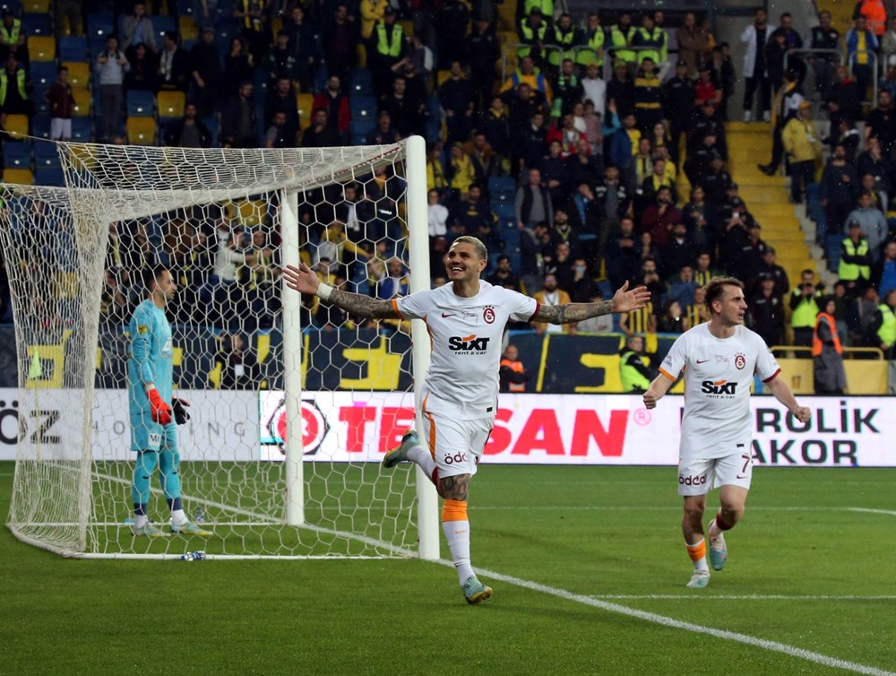 Süper Lig'de 2022-2023 sezonu şampiyonu Galatasaray - 9