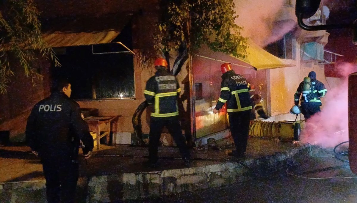 Fırında unutulan köz yangın çıkardı Fırında unutulan köz yangın çıkardı