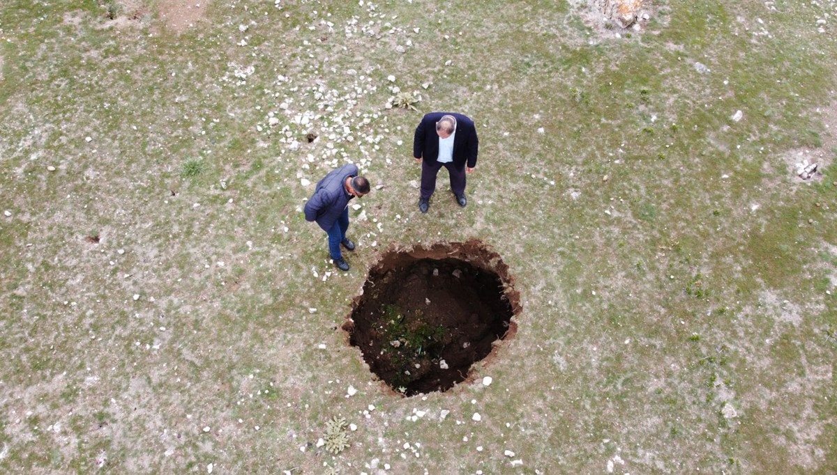 Aksaray'da 5 metre derinliğinde obruk oluştu