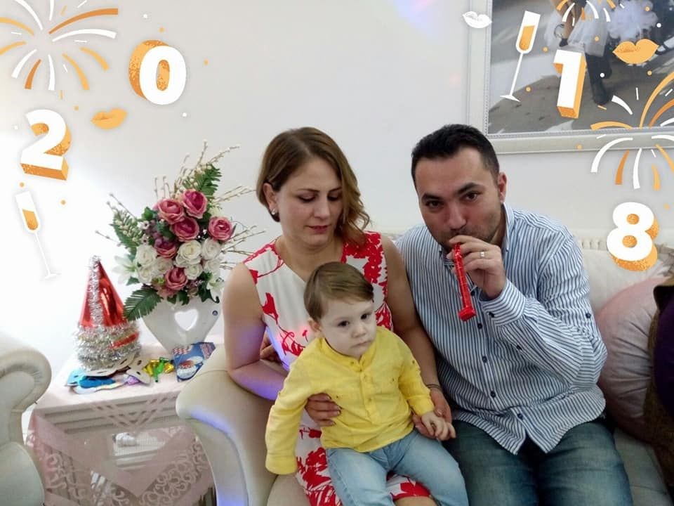 <p>Eskişehir’de cep telefonu satış ve tamiri yapan İlkay Tokkal ile ikinci evliliğini yapan Emel Tokkal'ın İzmir'de yaşayan kızı Beyzanur Kayaalp, geçen salı günü annesine ulaşamayınca polisten yardım istedi.</p>