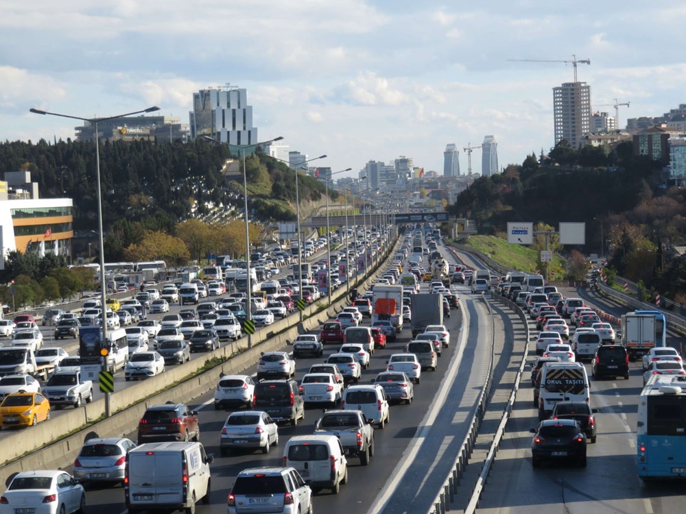 Hafta sonu kısıtlaması öncesi İstanbul trafiği kilit - 5