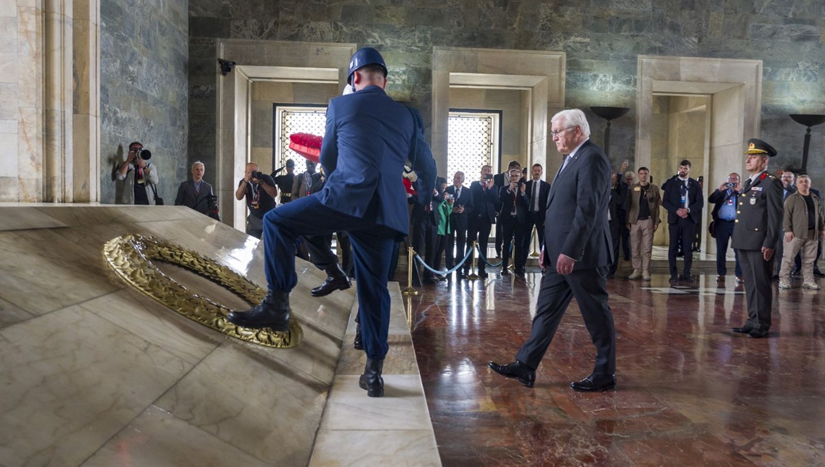 Almanya Cumhurbaşkanı Steinmeier'den Anıtkabir'e ziyaret