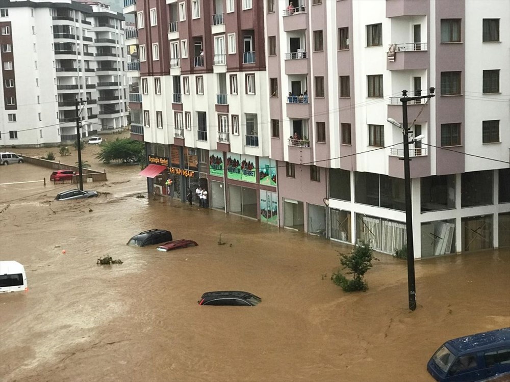 Şiddetli yağış Rize'yi de vurdu: 2 can kaybı - 2