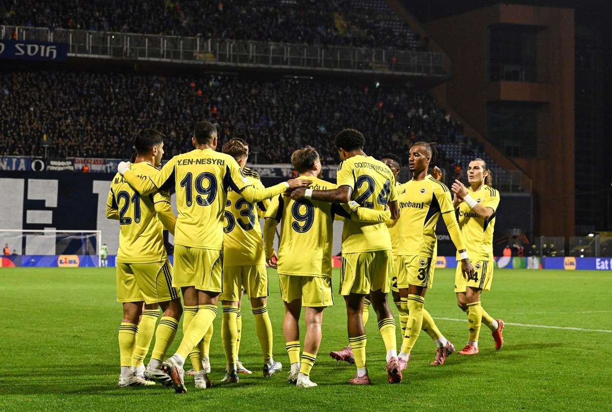 Fenerbahçeli futbolcular, Dinamo Zagreb deplasmanında attıkları golün sevincini böyle yaşadı.