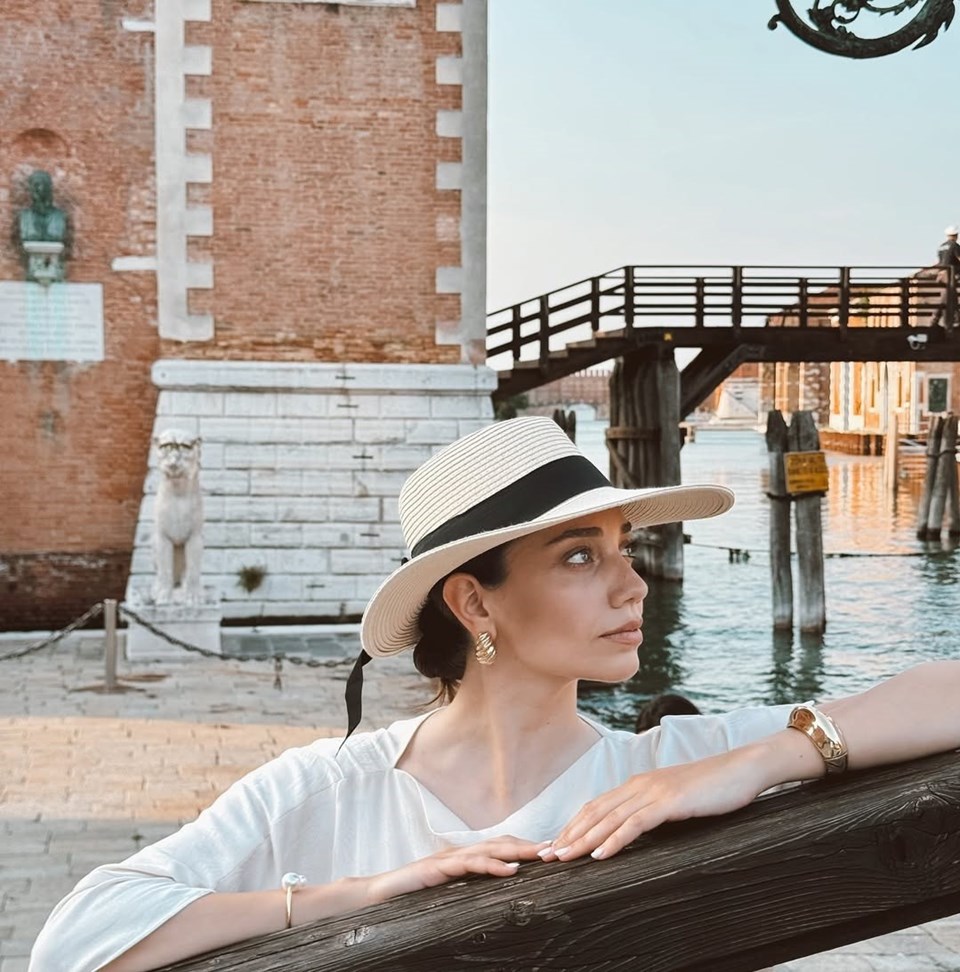 Özge Özacar'ın Venedik paylaşımlarına beğeni yağdı - 1
