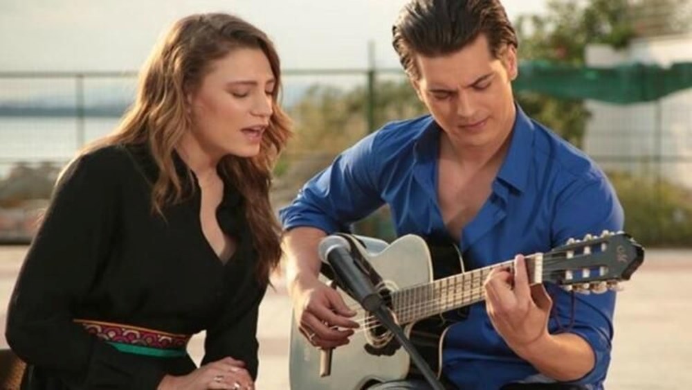 Çağatay Ulusoy ve Duygu Sarışın evleniyor - 6
