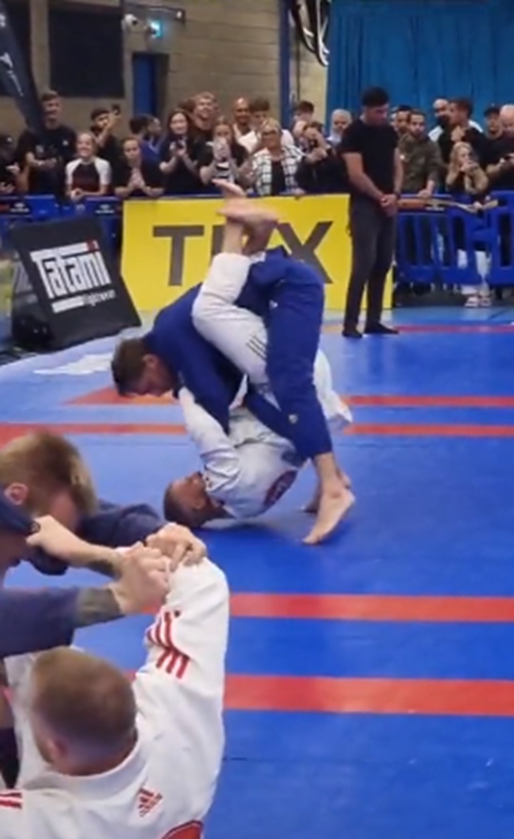 İngiliz oyuncu Tom Hardy Jiu-Jitsu'da altın madalya kazandı - 3