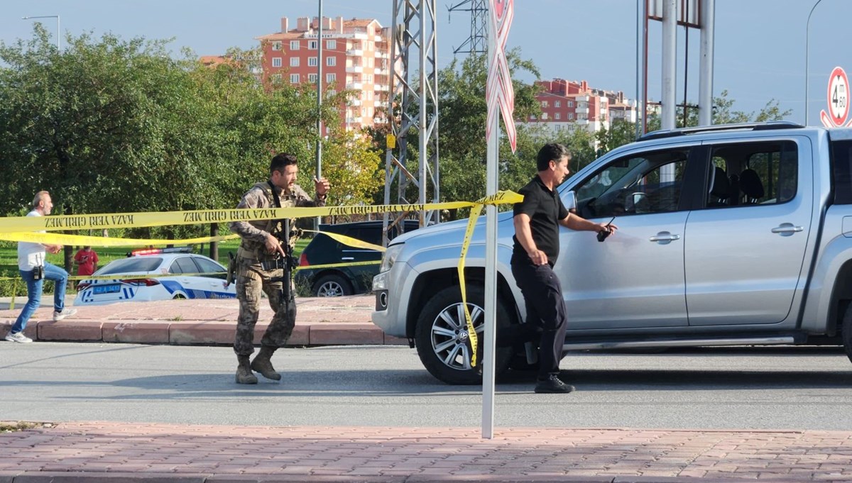 Konya’da hareketli saatler: 2 polis yaralandı, saldırganlar aranıyor Konya’da hareketli saatler: 2 polis yaralandı, saldırganlar aranıyor