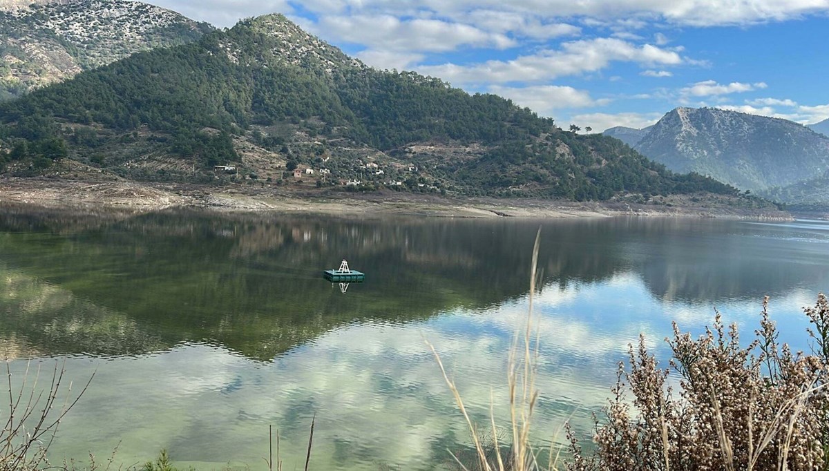 Bodrum'da tehlike çanları çalıyor: Akgedik Barajı'ndan su verilmeye başlandı Bodrum'da tehlike çanları çalıyor: Akgedik Barajı'ndan su verilmeye başlandı