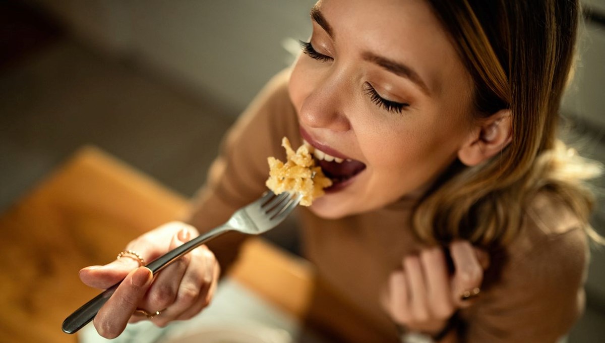 Beyni yaşlandıran 4 gıda: Riski yüzde 330 artırıyor