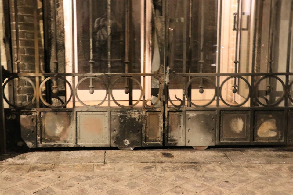 İran'ın Paris Büyükelçiliği'ne saldırı - 1