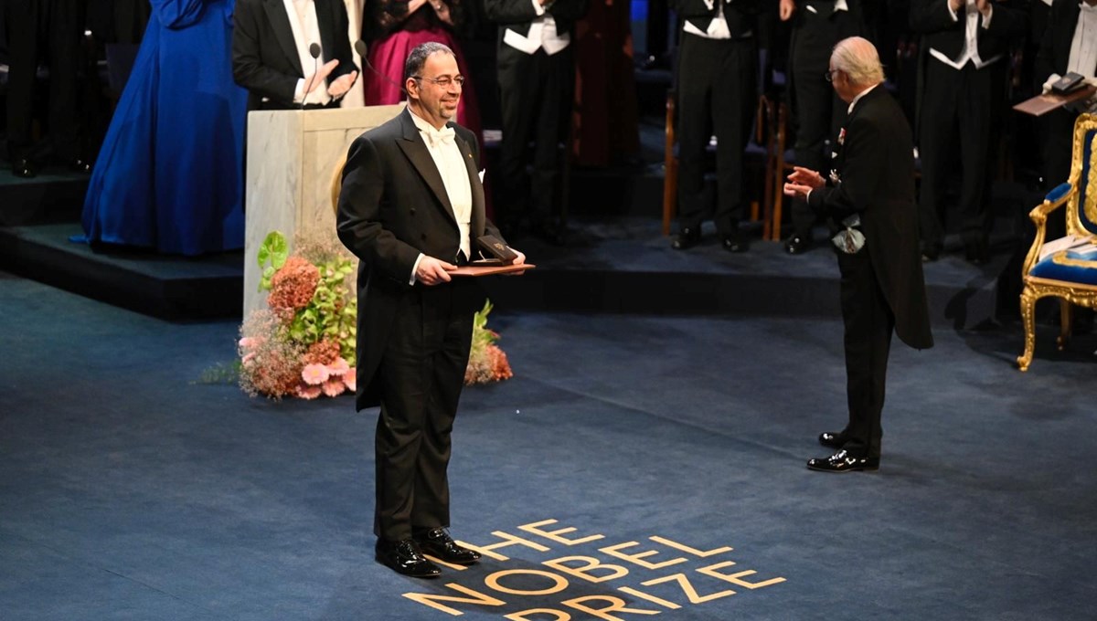 Daron Acemoğlu, Nobel Ödülü'nü aldı Daron Acemoğlu, Nobel Ödülü'nü aldı