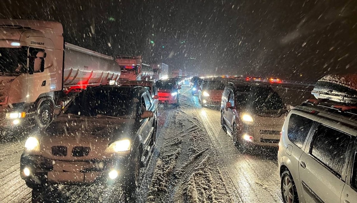 Ulaşıma kar yağışı engeli | Hangi yollar kapandı? İşte yollarda son durum