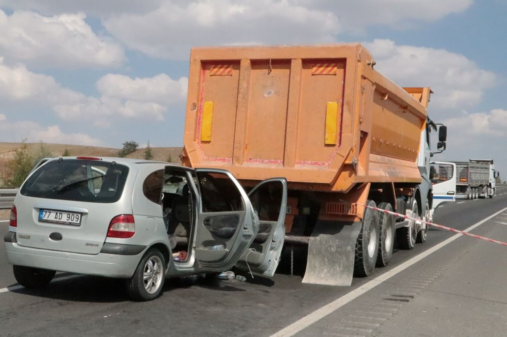 Üniversite yolunda feci kaza: 2’si ağır 5 yaralı - 3