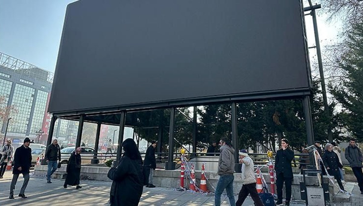 Ankara'da reklam panosu tartışması Ankara'da reklam panosu tartışması