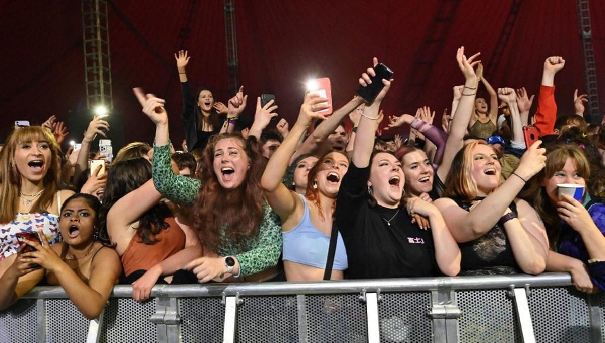 İngiltere'de aylar sonra ilk müzik festivali