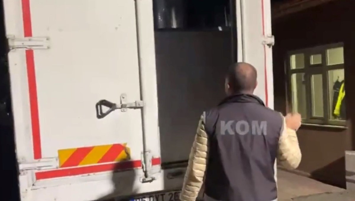 380 bin kaçak sigara ele geçirildi 380 bin kaçak sigara ele geçirildi
