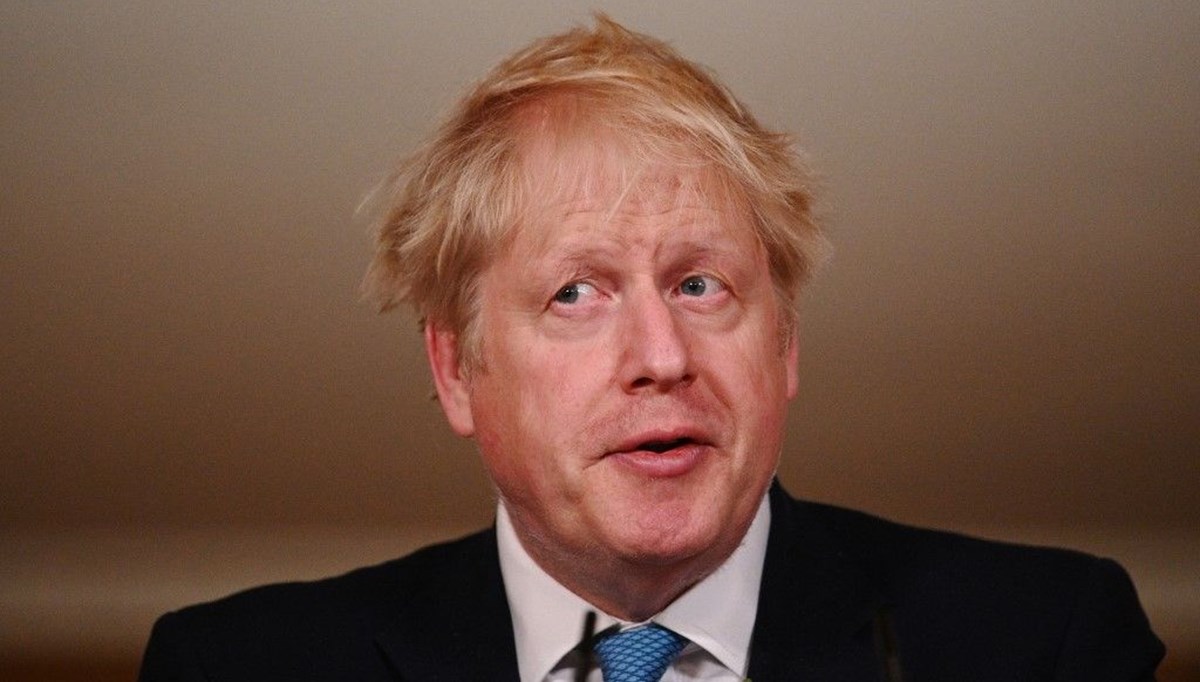 İngiltere Başbakanı: İlk belirtilere göre omicron varyantı deltadan daha bulaşıcı