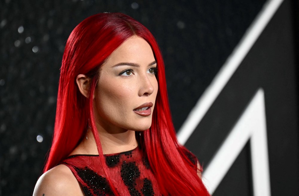 Kemoterapi tedavisi gören Halsey, sağlık durumu hakkında konuştu - 3