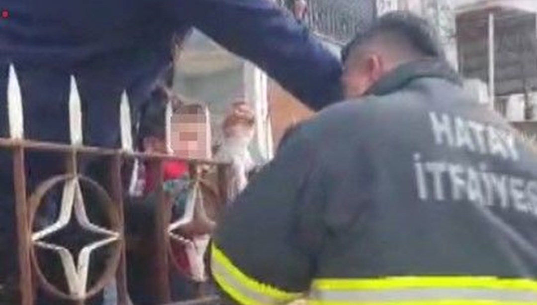 Hatay'da feci olay: Çocuğun koluna demir korkuluk saplandı!