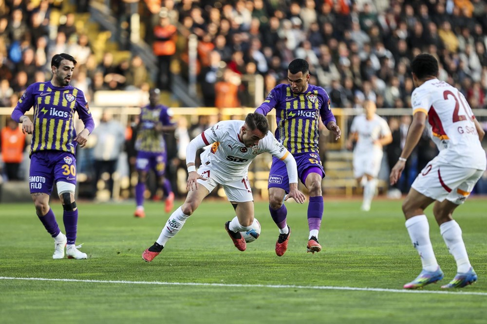 Galatasaray galip geldi, Osimhen rekorunu egale etti: Zirvede fark yeniden 5! - 4