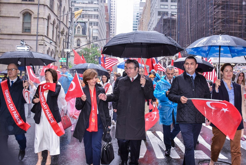 New York'ta Türk günü yürüyüşü