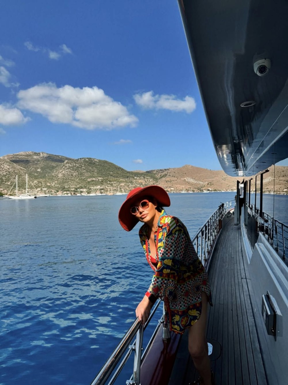 Deniz Seki'den tatil pozları: Acaba yeni şarkı mı yazdım? - 4