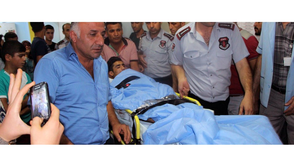 Nusaybin'de arazide buldukları cisim patladı, 2 çocuk yaralandı