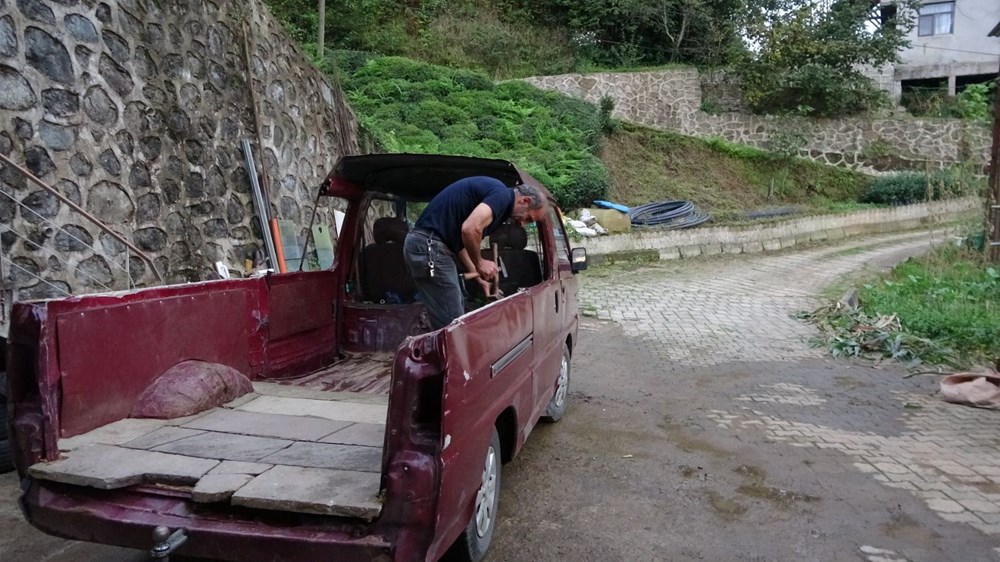 Karadeniz usulü çözüm: Kafasını vurunca sinirlendi, kamyonete çevirdi - 1