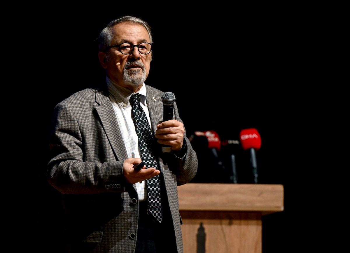 Naci Görür, olası Marmara depreminde kıyıya yakın bölgelerin daha çok zarar göreceğini söyledi