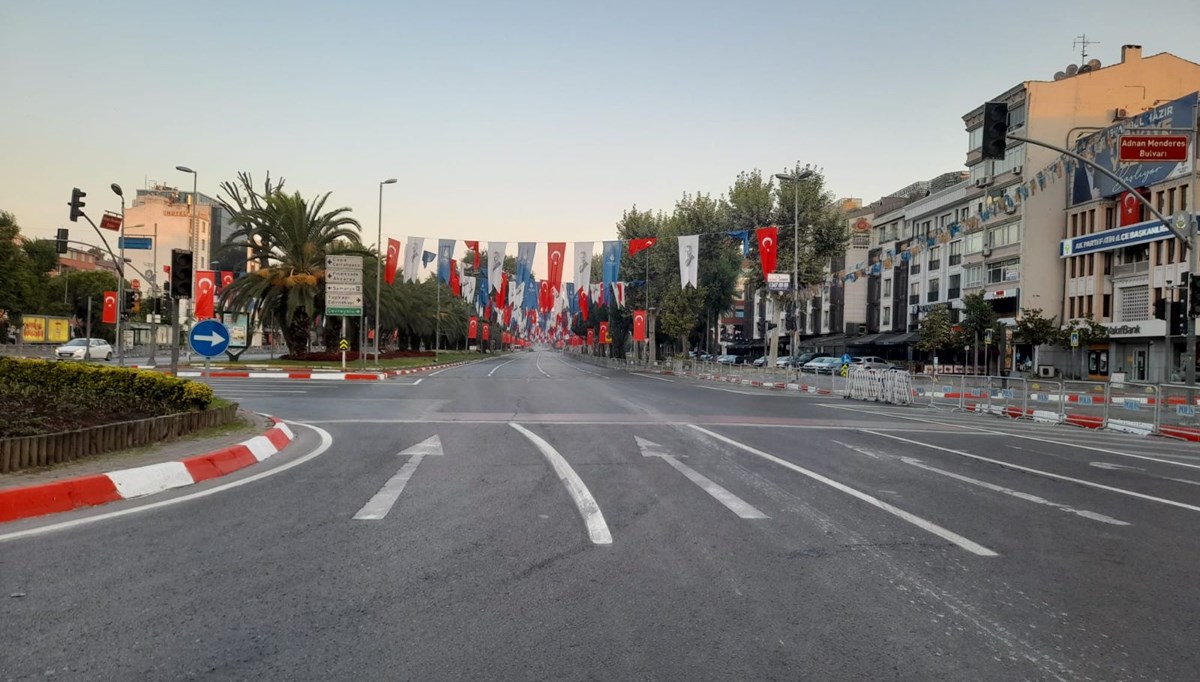 İstanbul'da 30 Ağustos Zafer Bayramı nedeniyle bazı yollar trafiğe kapatıldı İstanbul'da 30 Ağustos Zafer Bayramı nedeniyle bazı yollar trafiğe kapatıldı