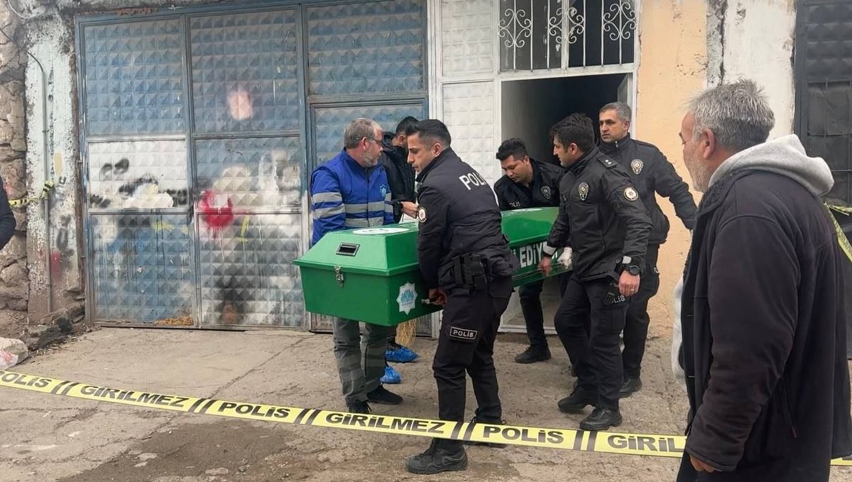 Aksaray'da kadın cinayeti: Başından vurulmuş halde bulundu Aksaray'da kadın cinayeti: Başından vurulmuş halde bulundu